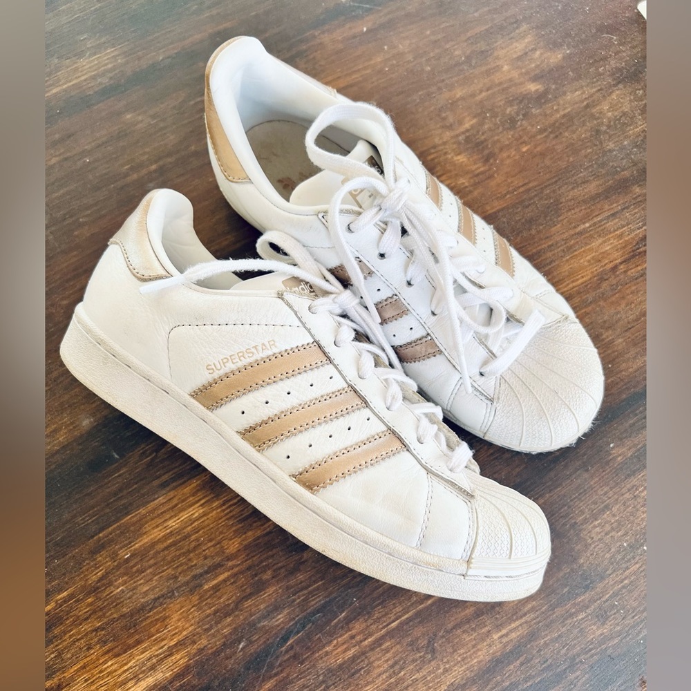 Super star adidas rose gold
